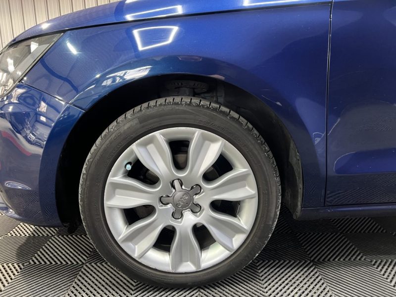 Audi A1 1.6 TDI 90ch Attraction | Toit ouvrant | GPS | Radars avant/arrière | Jantes alliage 