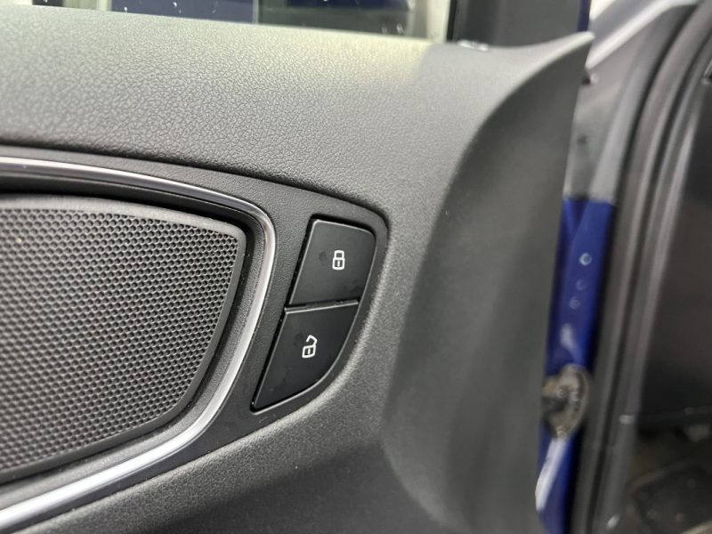 Audi A1 1.6 TDI 90ch Attraction | Toit ouvrant | GPS | Radars avant/arrière | Jantes alliage 