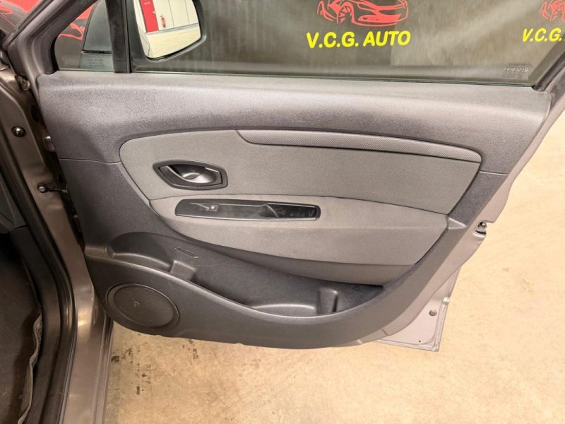 RENAULT GRAND SCENIC 3 1.5 dCi 110 Authentique 