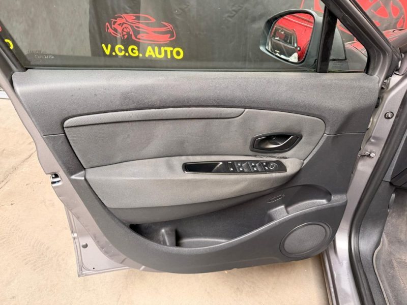 RENAULT GRAND SCENIC 3 1.5 dCi 110 Authentique 