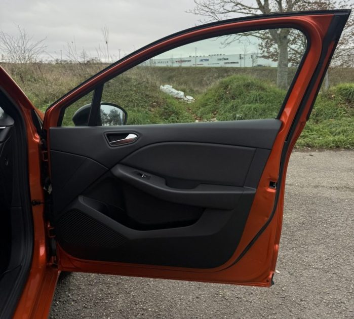 RENAULT CLIO V 1.3TCE 130ch INTENS EDC6 / Apple CarPlay / Feux LED / CAMÉRA DE RECUL