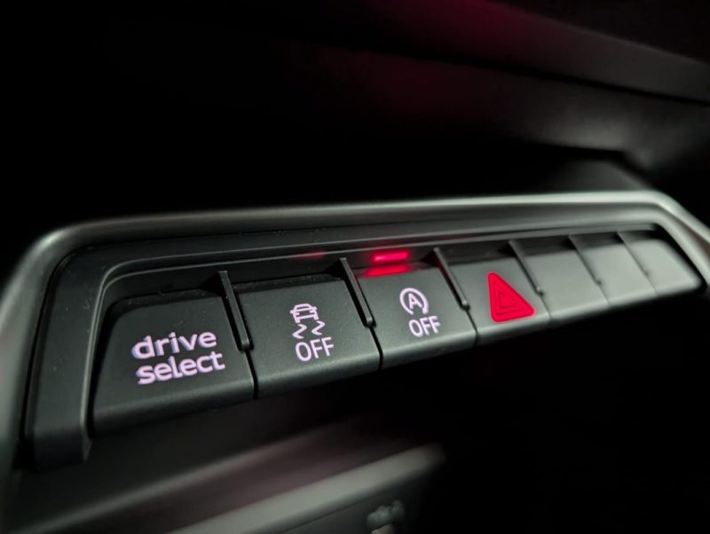 AUDI A3 30 TFSI 110ch S-line