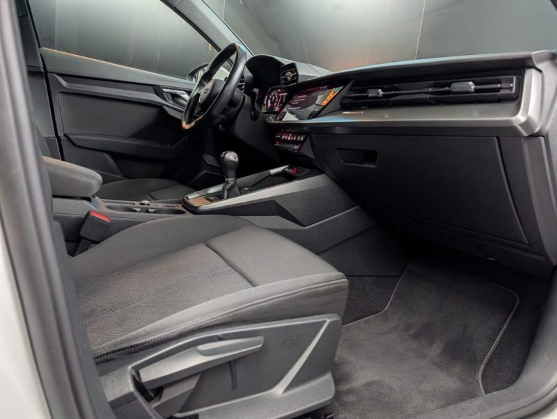 AUDI A3 30 TFSI 110ch S-line