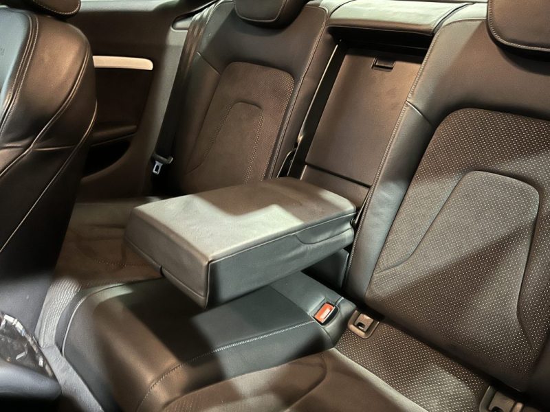 AUDI A5 2.0 TDI 177CH s-line Quattro S tronic 7 Black Edition