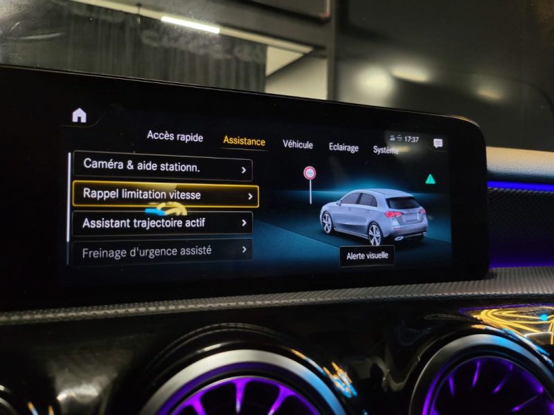 MERCEDES CLASSE A 180 136 PROGRESSIVE LINE SEMI-CUIR / CAMERA / CARPLAY / PACK LUMIERES D'AMBIANCES