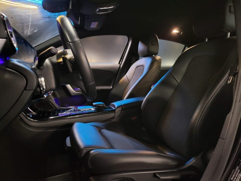 MERCEDES CLASSE A 180 136 PROGRESSIVE LINE SEMI-CUIR / CAMERA / CARPLAY / PACK LUMIERES D'AMBIANCES