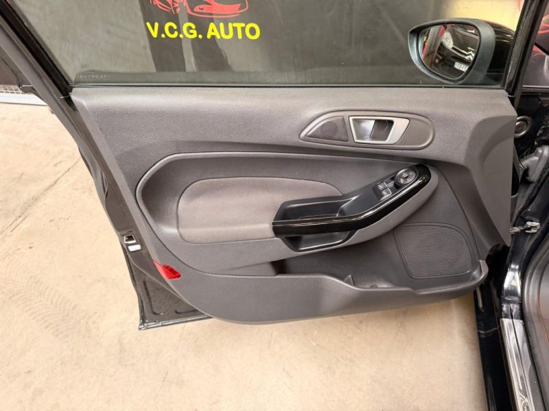 FORD FIESTA 1.0 EcoBoost 100 Titanium 