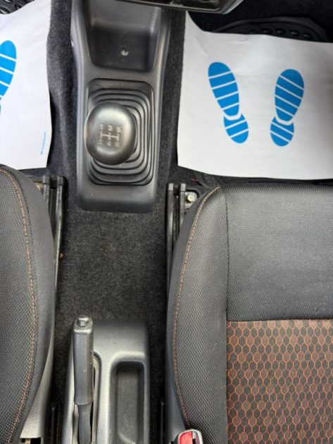 SUZUKI JIMNY VVT JLX 1.3l 85CV 1ERE MAIN 3P