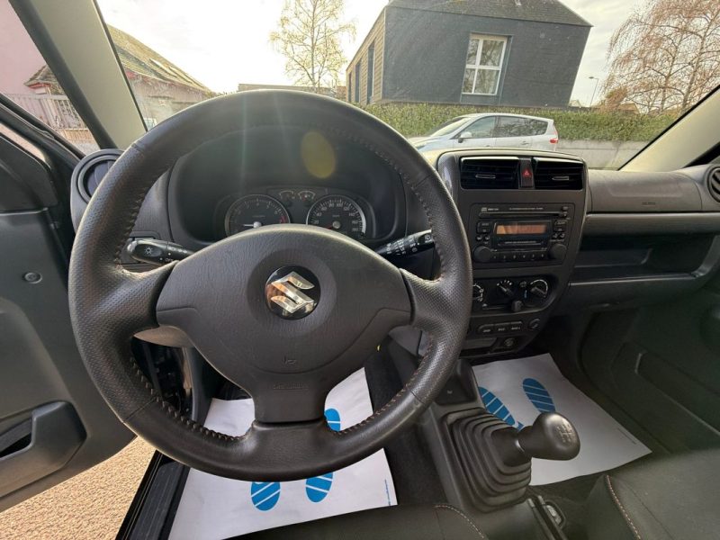 SUZUKI JIMNY VVT JLX 1.3l 85CV 1ERE MAIN 3P