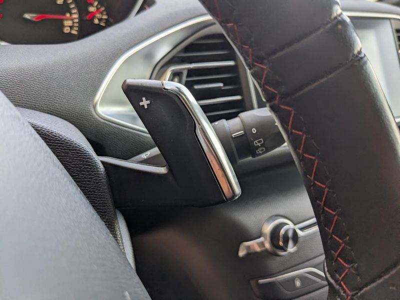 Peugeot 308 1.2i PureTech 12V S&S - 130 BV EAT8 II 2013 BERLINE GT Line