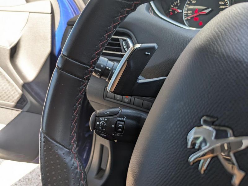 Peugeot 308 1.2i PureTech 12V S&S - 130 BV EAT8 II 2013 BERLINE GT Line