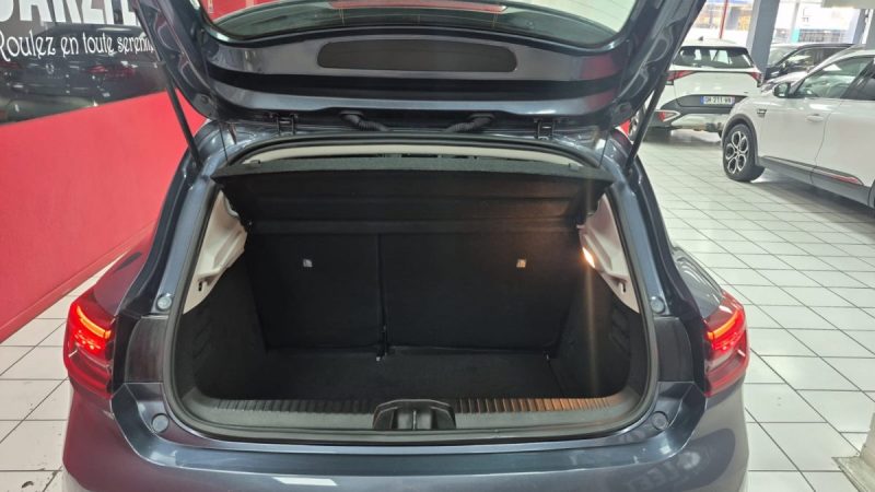 Renault CLIO 5 BERLINE SC5 65/ 1 ERE MAIN/EXPORT TUNISIE MAROC 8990E