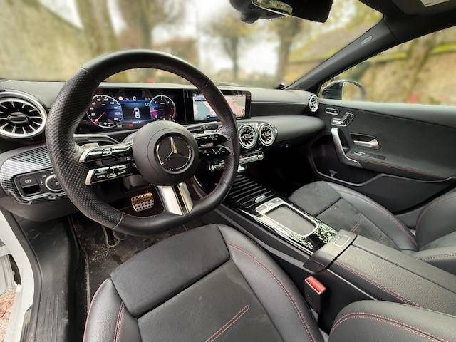 MERCEDES CLASSE A  180 D 116CH AMG LINE 8G-DCT / FULL OPTIONS  / 1ERE MAIN 