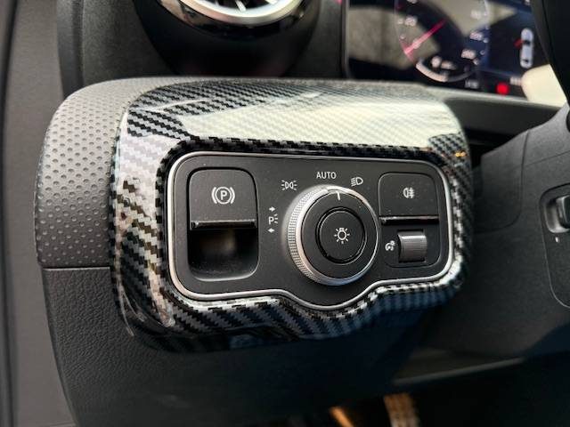 MERCEDES CLASSE A  180 D 116CH AMG LINE 8G-DCT / FULL OPTIONS  / 1ERE MAIN 