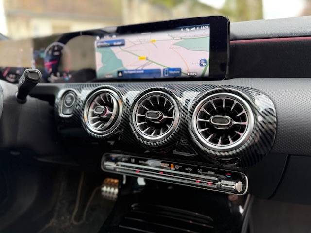 MERCEDES CLASSE A  180 D 116CH AMG LINE 8G-DCT / FULL OPTIONS  / 1ERE MAIN 