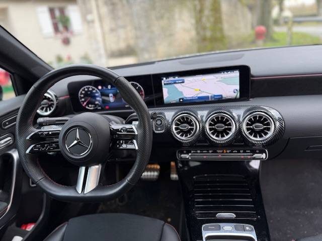 MERCEDES CLASSE A  180 D 116CH AMG LINE 8G-DCT / FULL OPTIONS  / 1ERE MAIN 