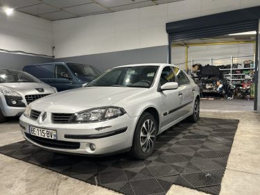 RENAULT LAGUNA 1.6I 16V 109CH
