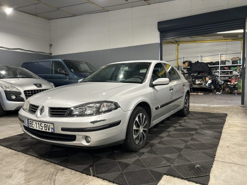 RENAULT LAGUNA 1.6I 16V 109CH
