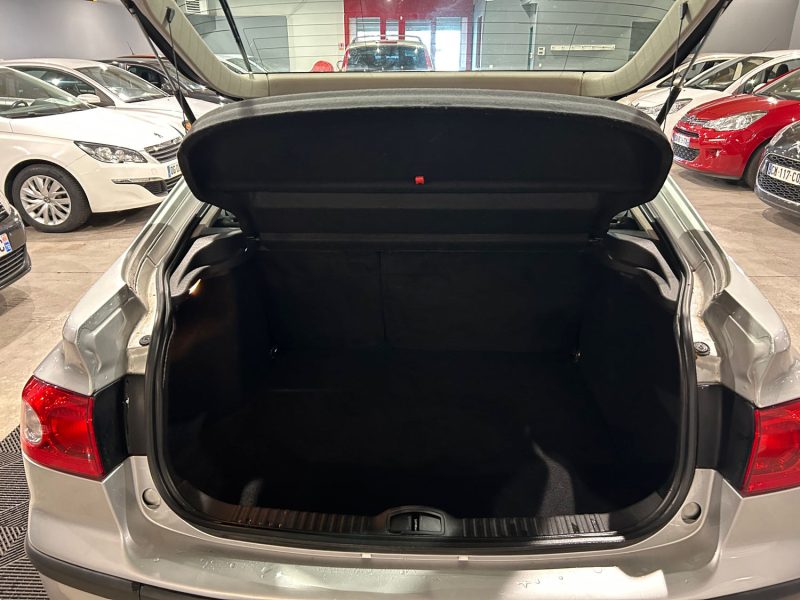 RENAULT LAGUNA 1.6I 16V 109CH