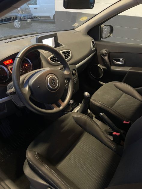 RENAULT CLIO 1.5 DCI PHASE 2 TOMTOM 