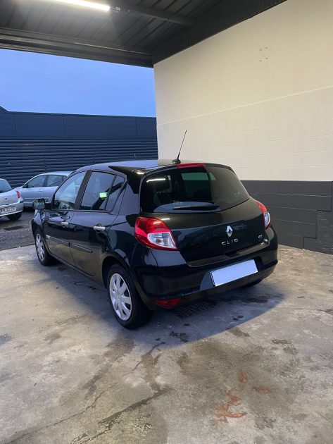RENAULT CLIO 1.5 DCI PHASE 2 TOMTOM 