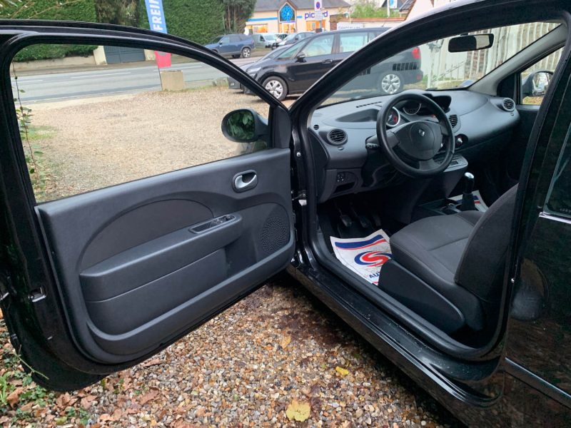 RENAULT TWINGO II 1.5 DCI 65 AUTHENTIQUE 2008