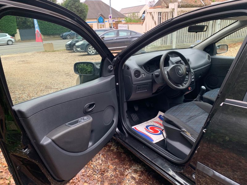 RENAULT CLIO III AUTHENTIQUE 1.2 16V 2008