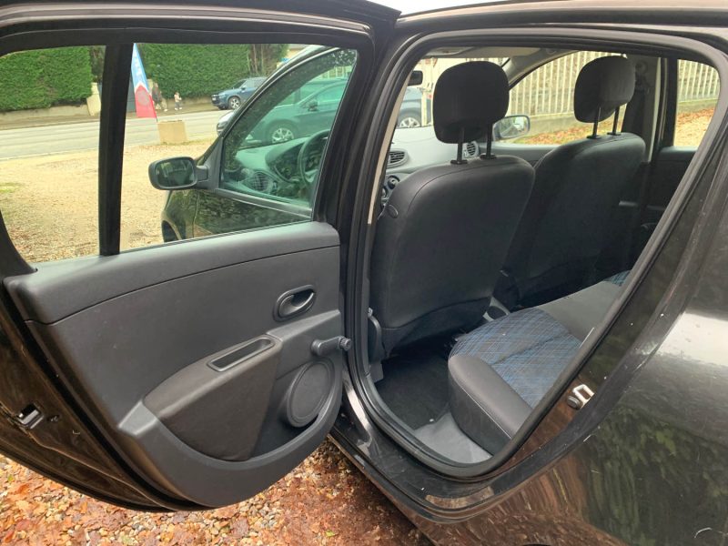 RENAULT CLIO III AUTHENTIQUE 1.2 16V 2008