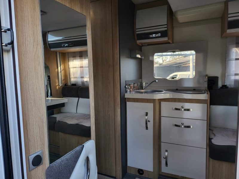 FORD TRANSIT 5 2.0 TDCI HORON 67XT 170CV / ATTELAGE + ROUE DE SECOURS + 2 LIT + TV / 