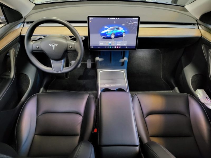 TESLA MODEL Y  PROPULSION 300CV / 1ERE MAIN / USB & USB C / VOLANT CHAUFFANT 2023