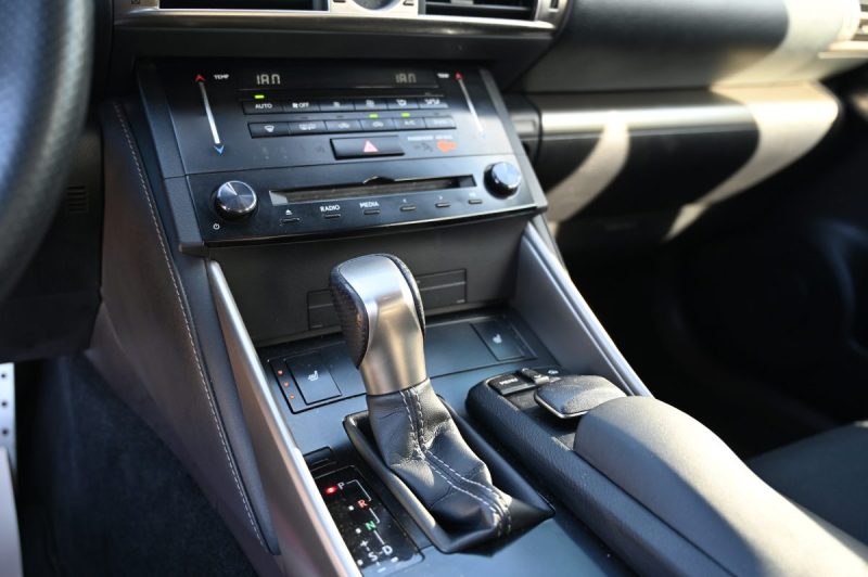 LEXUS IS 300H 2.5 223cv F-SPORT 07/2013