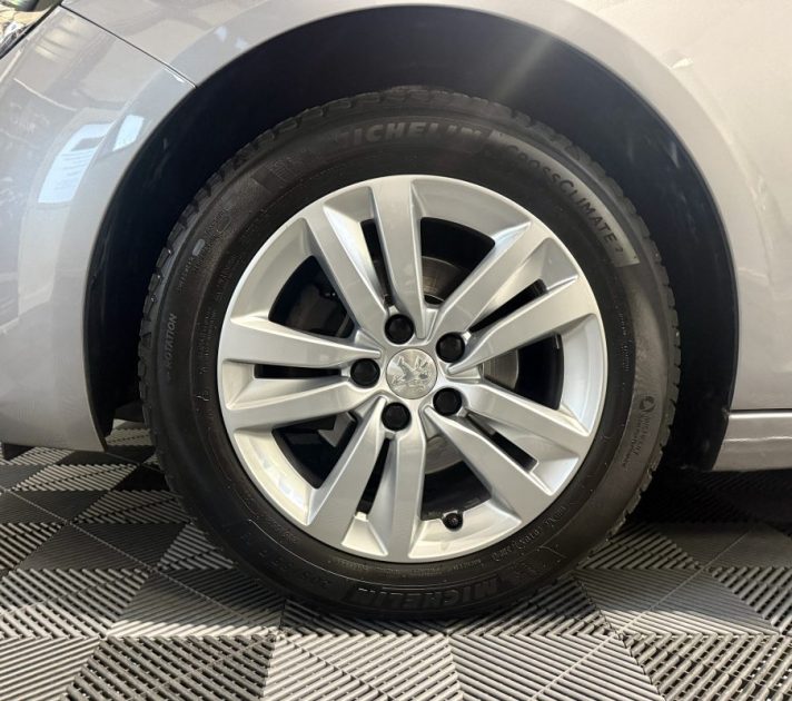 PEUGEOT 308 ACTIVE BUSINESS 1.5 BLUEHDI 130CH S&S EAT8 