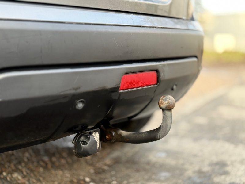 NISSAN QASHQAI 1.5 dCi 110ch Tekna – Attelage – Radar AR – Clim Auto – Révisé & Garantie 6 mois.