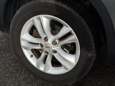 NISSAN QASHQAI 1.5 dCi 110ch Tekna – Attelage – Radar AR – Clim Auto – Révisé & Garantie 6 mois.