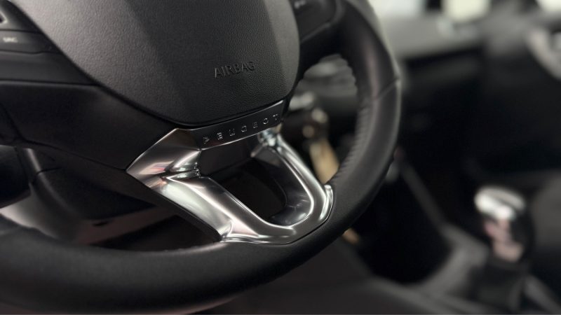 PEUGEOT 208 1.2 VTI 82 CV  ALLURE 5P 2014