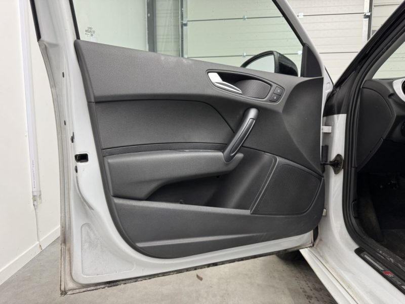AUDI A1 SPORTBACK 1.6l  TDI - ATTRACTION S LINE - BVA -  169.72€/MOIS - GARANTIE 12 MOIS