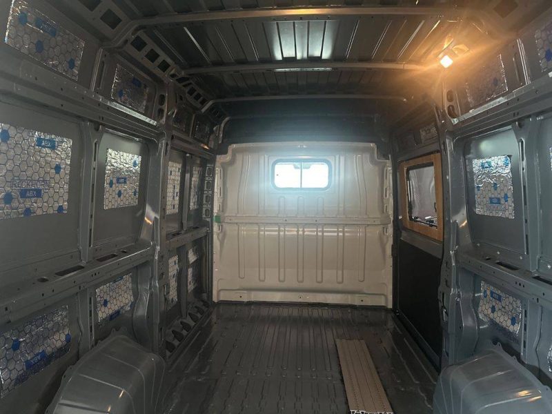 PEUGEOT BOXER 335 L2H2 R1808