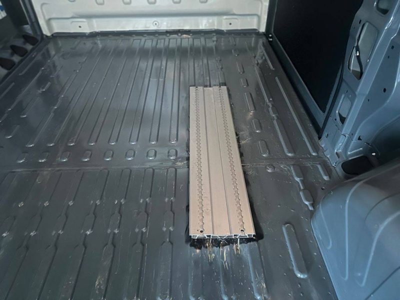 PEUGEOT BOXER 335 L2H2 R1808