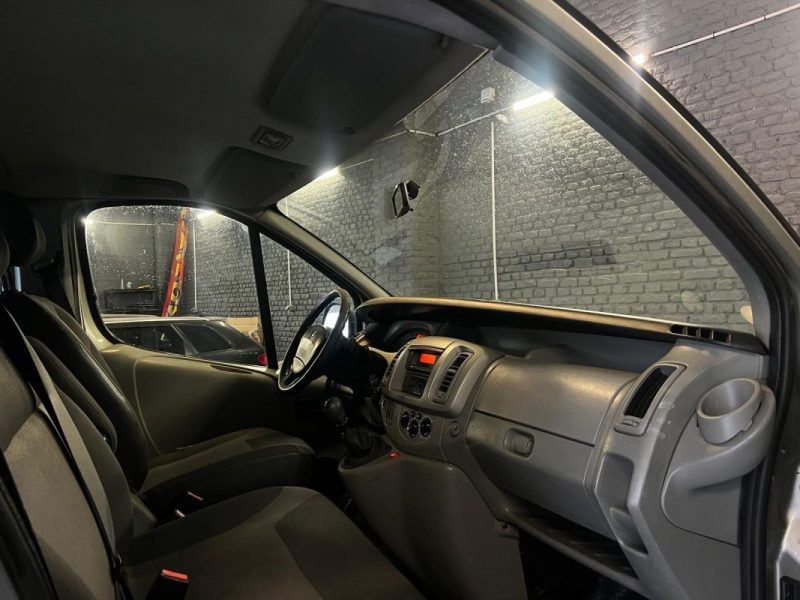 RENAULT TRAFIC PASSENGER  2.0DCI 115 AUTHENTIQUE 2009