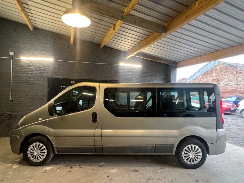 RENAULT TRAFIC PASSENGER  2.0DCI 115 AUTHENTIQUE 2009