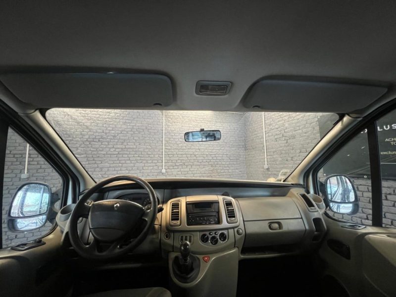 RENAULT TRAFIC PASSENGER  2.0DCI 115 AUTHENTIQUE 2009