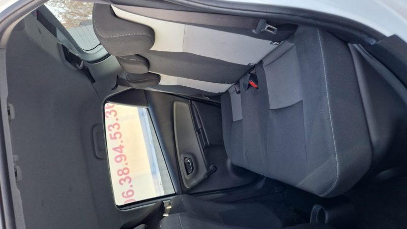 TOYOTA YARIS 116H FRANCE BUSINESS 2020