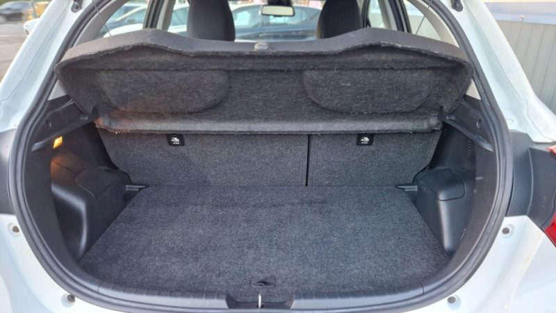 TOYOTA YARIS 116H FRANCE BUSINESS 2020