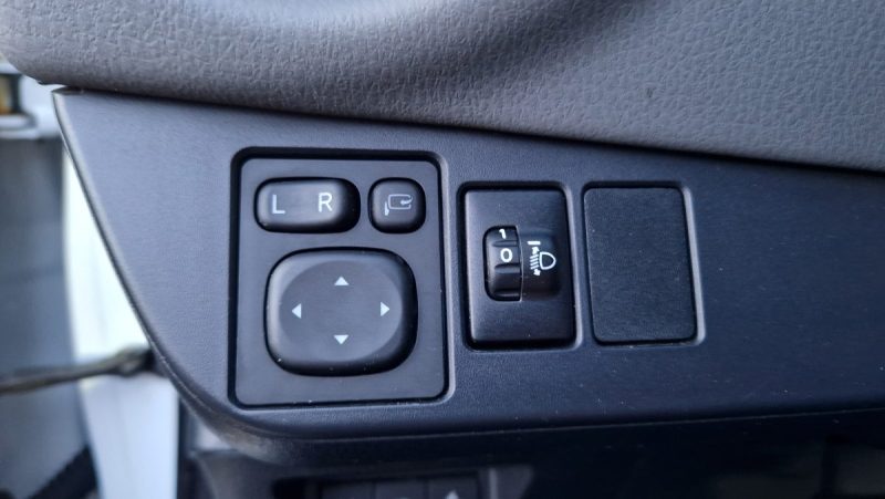 TOYOTA YARIS 116H FRANCE BUSINESS 2020