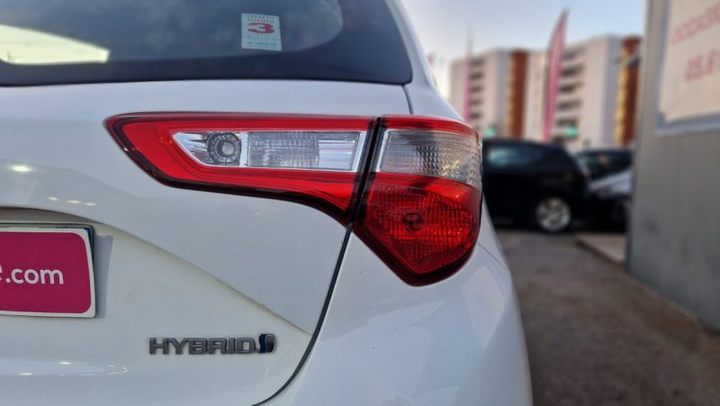 TOYOTA YARIS 116H FRANCE BUSINESS 2020