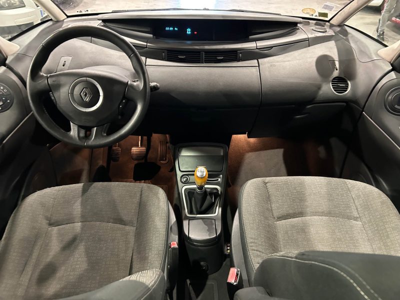 RENAULT ESPACE IV 2.0DCI 130CH 