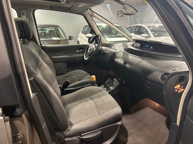 RENAULT ESPACE IV 2.0DCI 130CH 