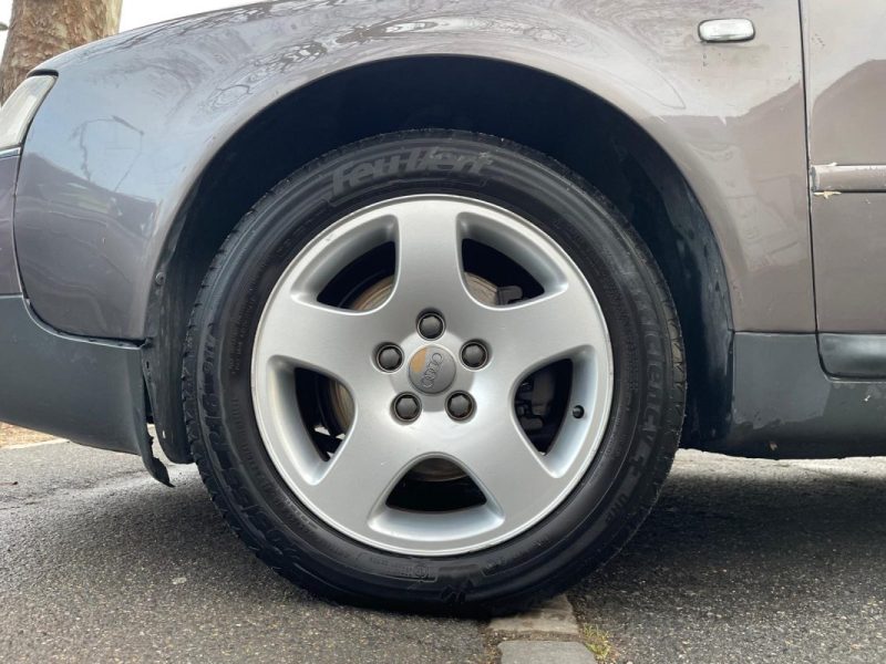 AUDI A6  2.5 V6 TDI 150 PACK LUXE 