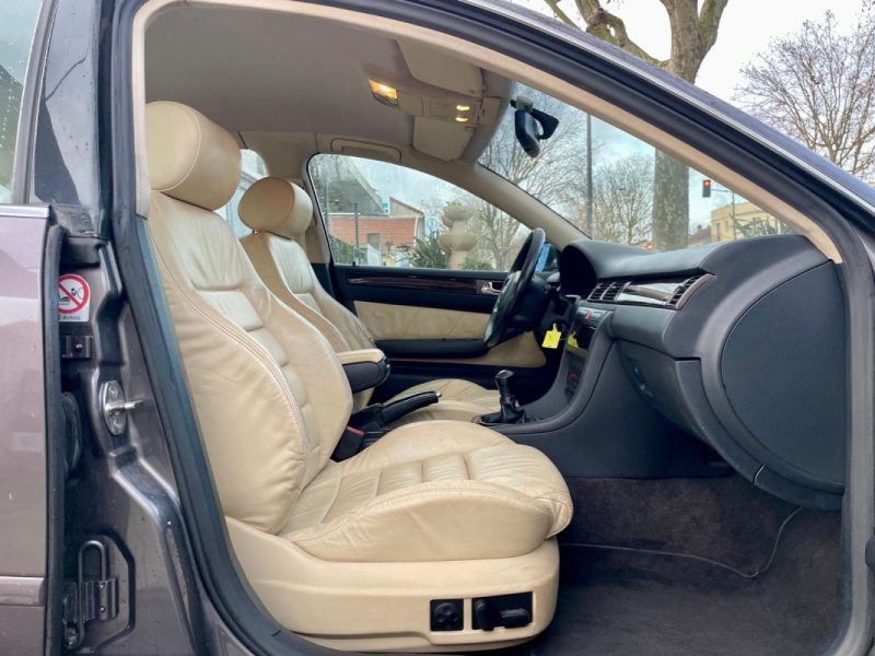 AUDI A6  2.5 V6 TDI 150 PACK LUXE 