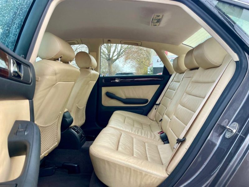 AUDI A6  2.5 V6 TDI 150 PACK LUXE 